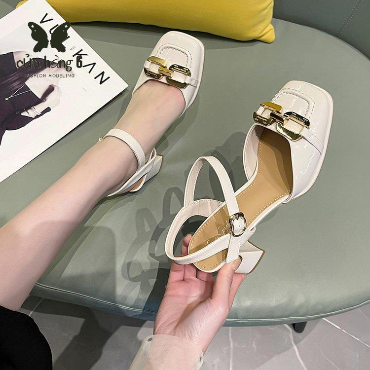 🙌Xăng đan Bít Mũi Vuông Đế Thấp Dày Dặn Phối Khóa Kim Loại Thời Trang Xuân Hè Cho Nữ phụ nữ giày cao gót dày cao gót tính khí thiết kế giày xăng đan