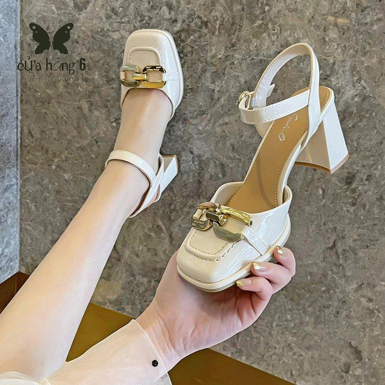 🙌Xăng đan Bít Mũi Vuông Đế Thấp Dày Dặn Phối Khóa Kim Loại Thời Trang Xuân Hè Cho Nữ phụ nữ giày cao gót dày cao gót tính khí thiết kế giày xăng đan