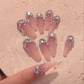 QueNail-Nailbox Design