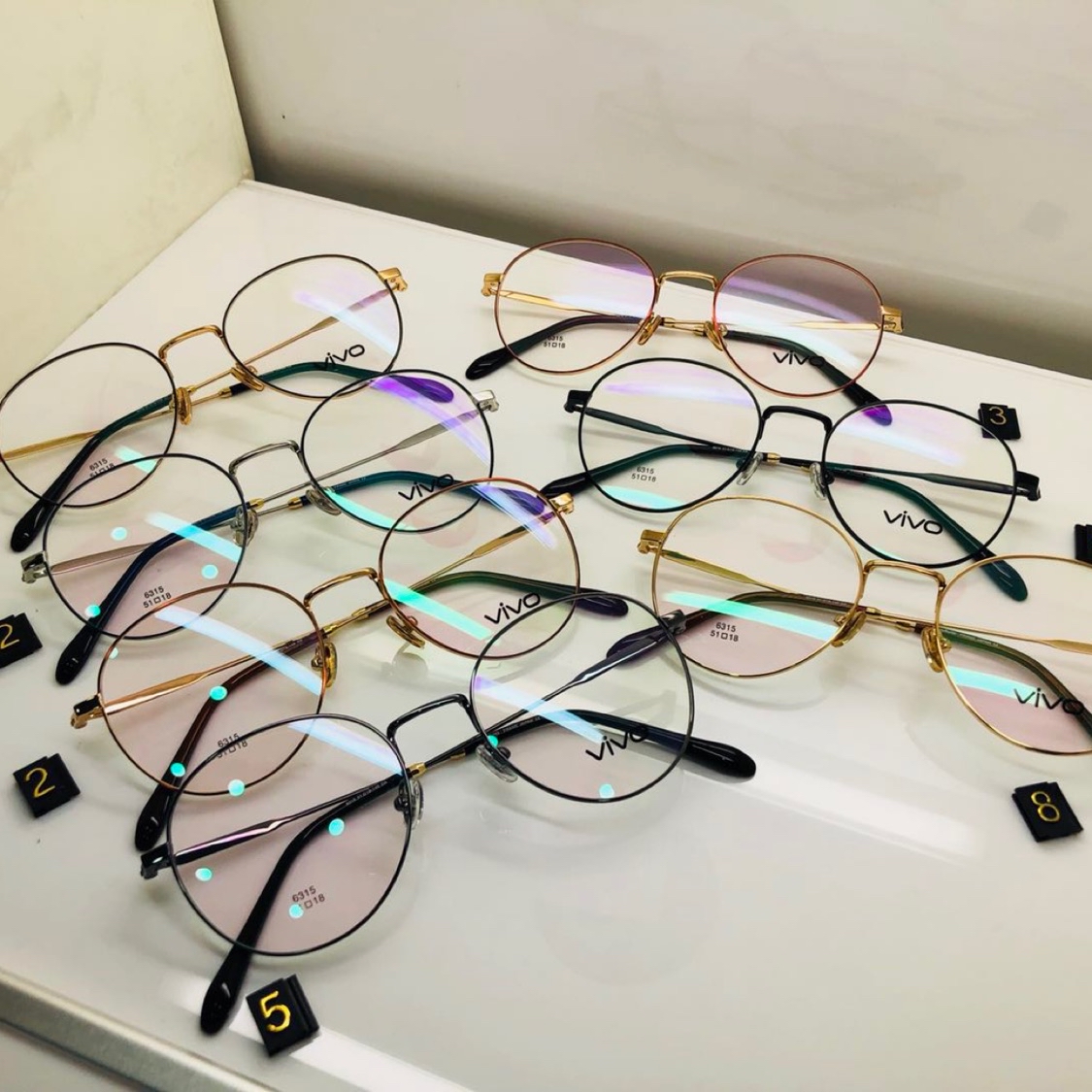 EYEWEAR HUB