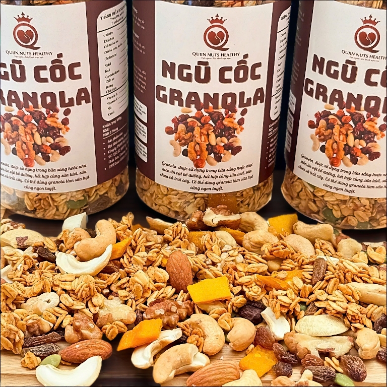 500g Ngũ cốc hạt và xoài sấy dẻo không yến mạch thơm giòn/ Granola siêu hạt ăn sáng dinh dưỡng tiện lợi QUEEN NUTS