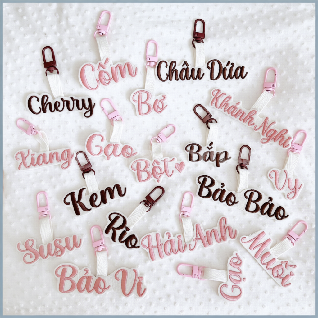 NAME TAG TREO CẶP THÊU TÊN BÉ