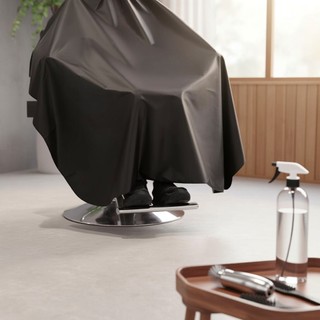   Áo choàng cắt tóc chống thấm nước và chống gàu sử dụng chuyên nghiệp để bảo vệ quần áo. 