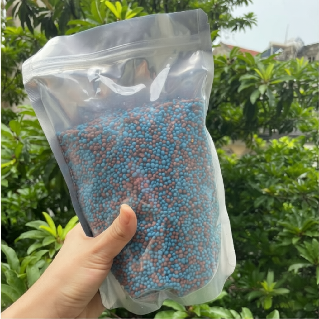 Phân bón NPK Đầu trâu tăng trưởng 18-14-7+TE giúp cây nảy chồi ra lá, đẻ nhánh khoẻ, tăng trưởng mạn