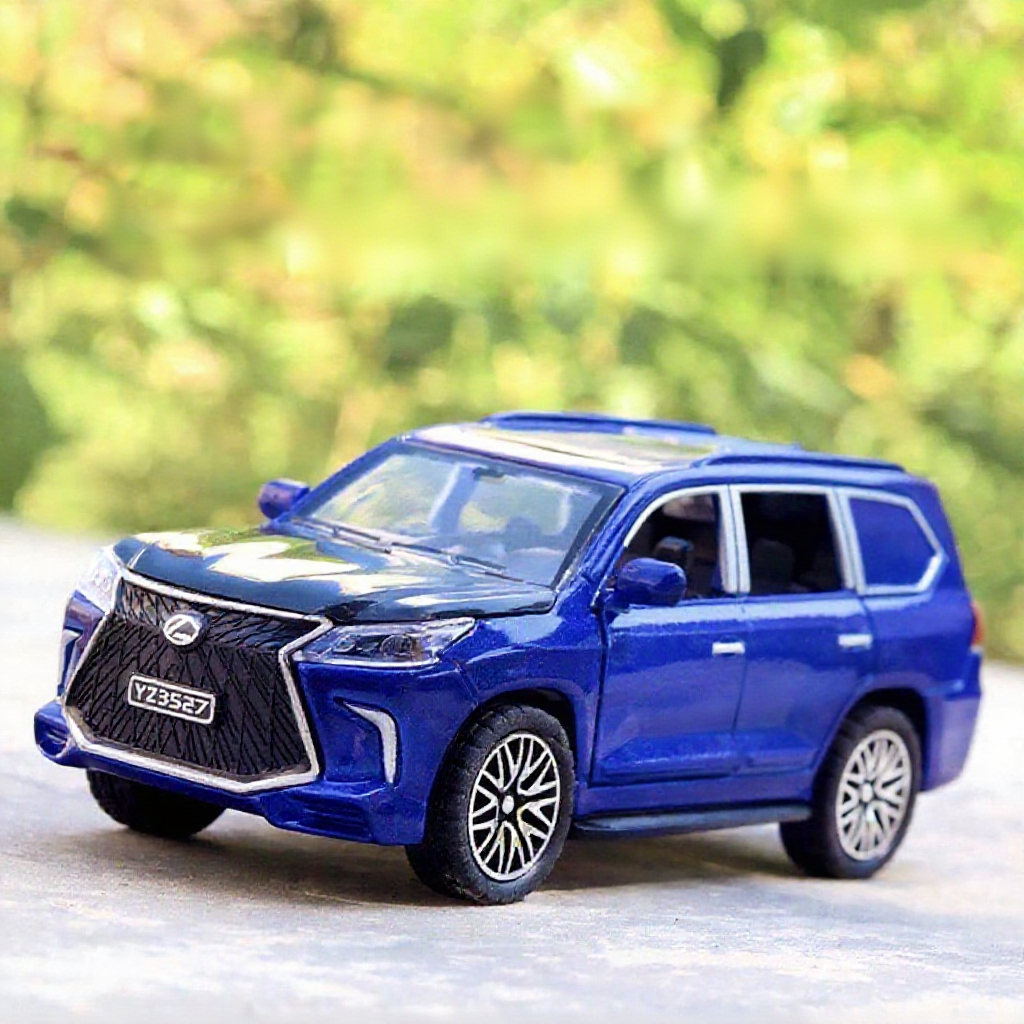 Xe mô hình kim loại Lexus LX570 tỉ lệ 1:36 mở 4 cửa