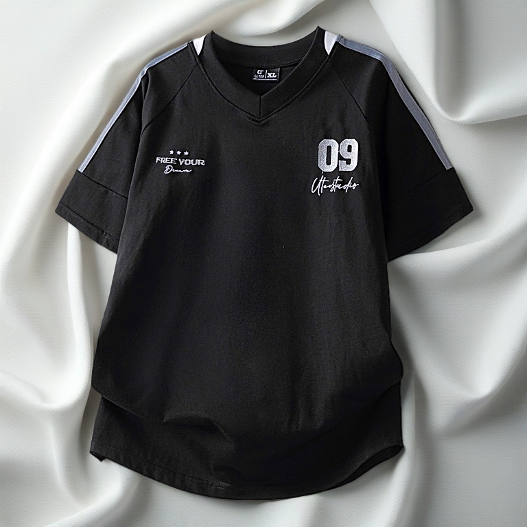 Áo Thun Thêu 09 Cổ Tim 2 Sọc Line Phối Cổ Chất Liệu Bóng Thái Unisex Nam Nữ UTEESTUDIO Menswear Top