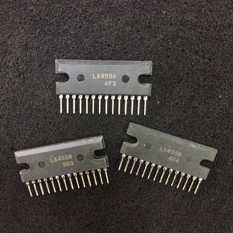 1 CÁI LA4508 ZIP 14 và chính hãng còn hàng