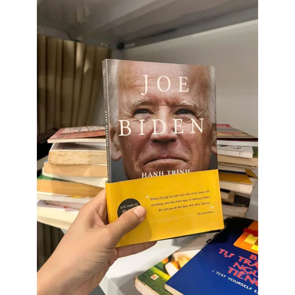 Sổ tay Joe Biden - Hành Trình Kéo Dài Năm Thập Kỷ Việt Hàng C.ũ