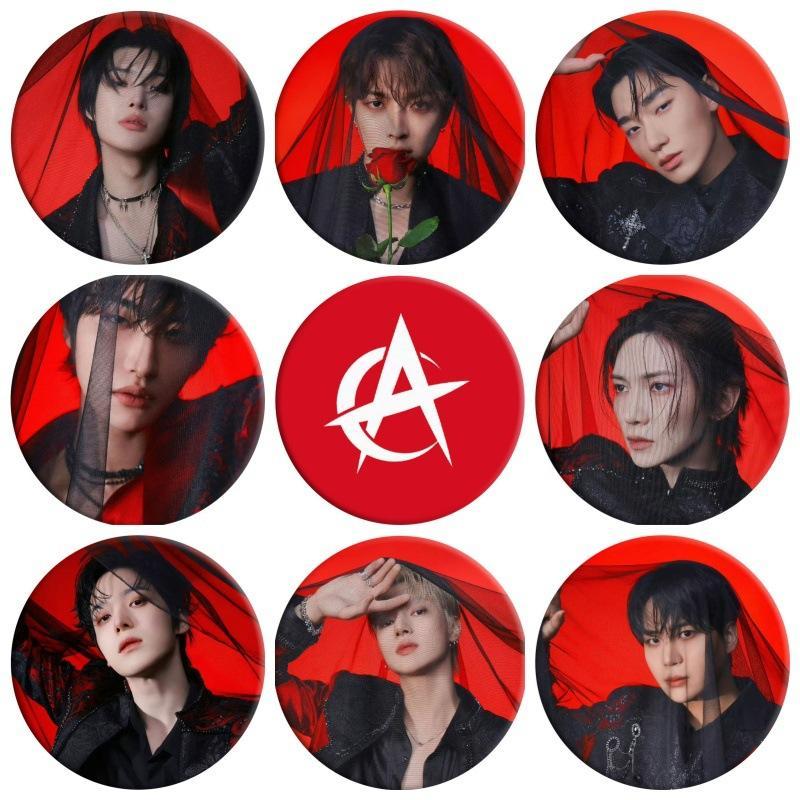 58mm ATEEZ IN YOUR FANTASY Pin – Thẩm mỹ đỏ ấn tượng | Khái niệm bí ẩn & mãnh liệt | Logo nhóm & Châ