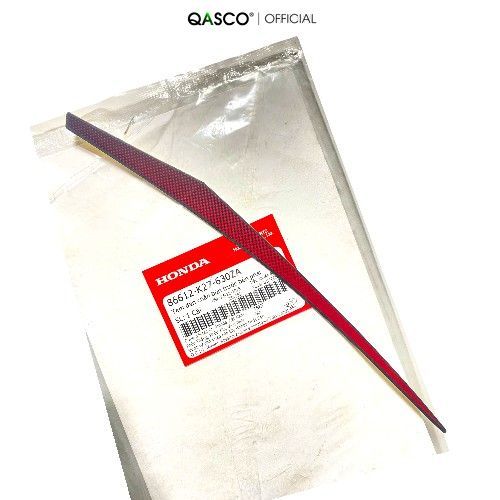 Tem dán chắn bùn trước bên phải QA(86612K27630ZA)_(HN 26)