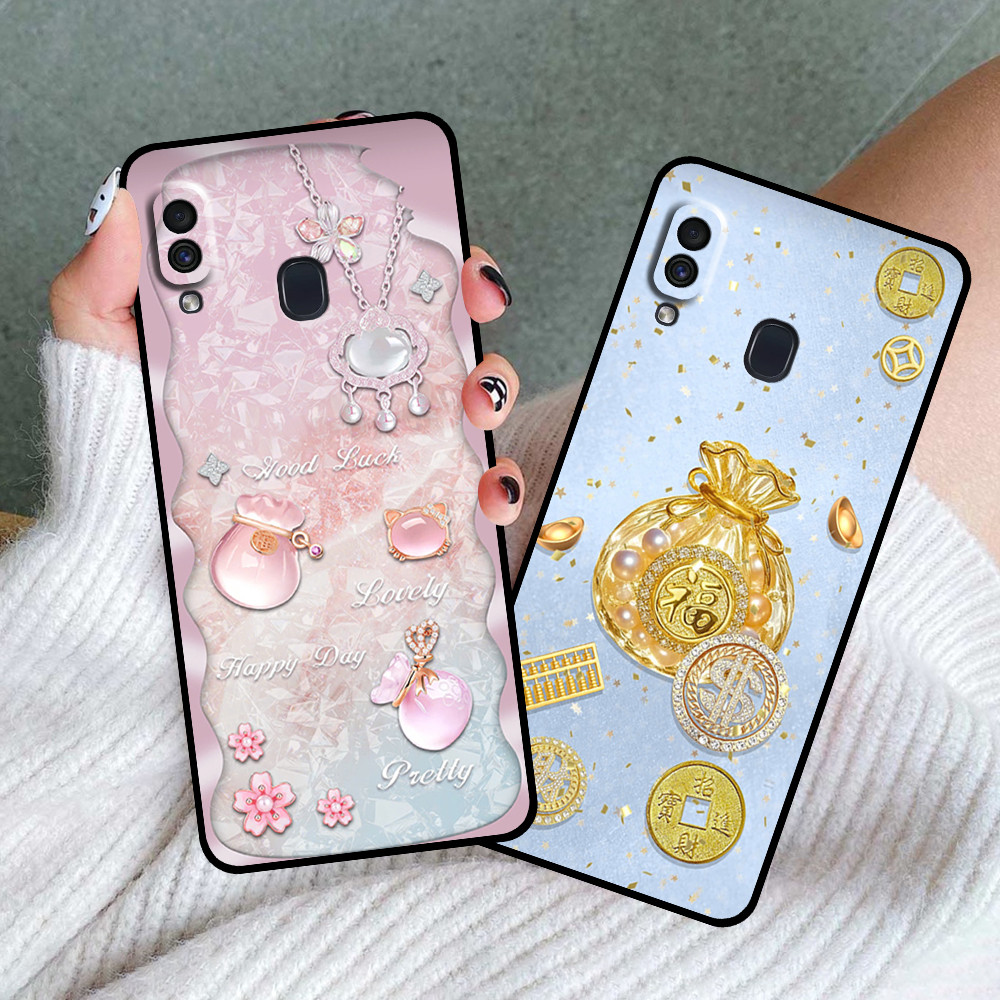 Ốp lưng Samsung A20 / A30 / M20 in hình túi tiền tài lộc may mắn