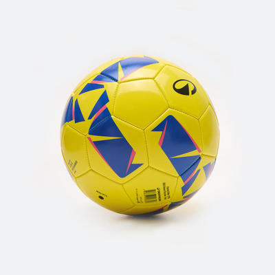 Quả bóng đá trẻ em cỡ 4 DECATHLON First Kick vàng/xanh dương mã 8968894