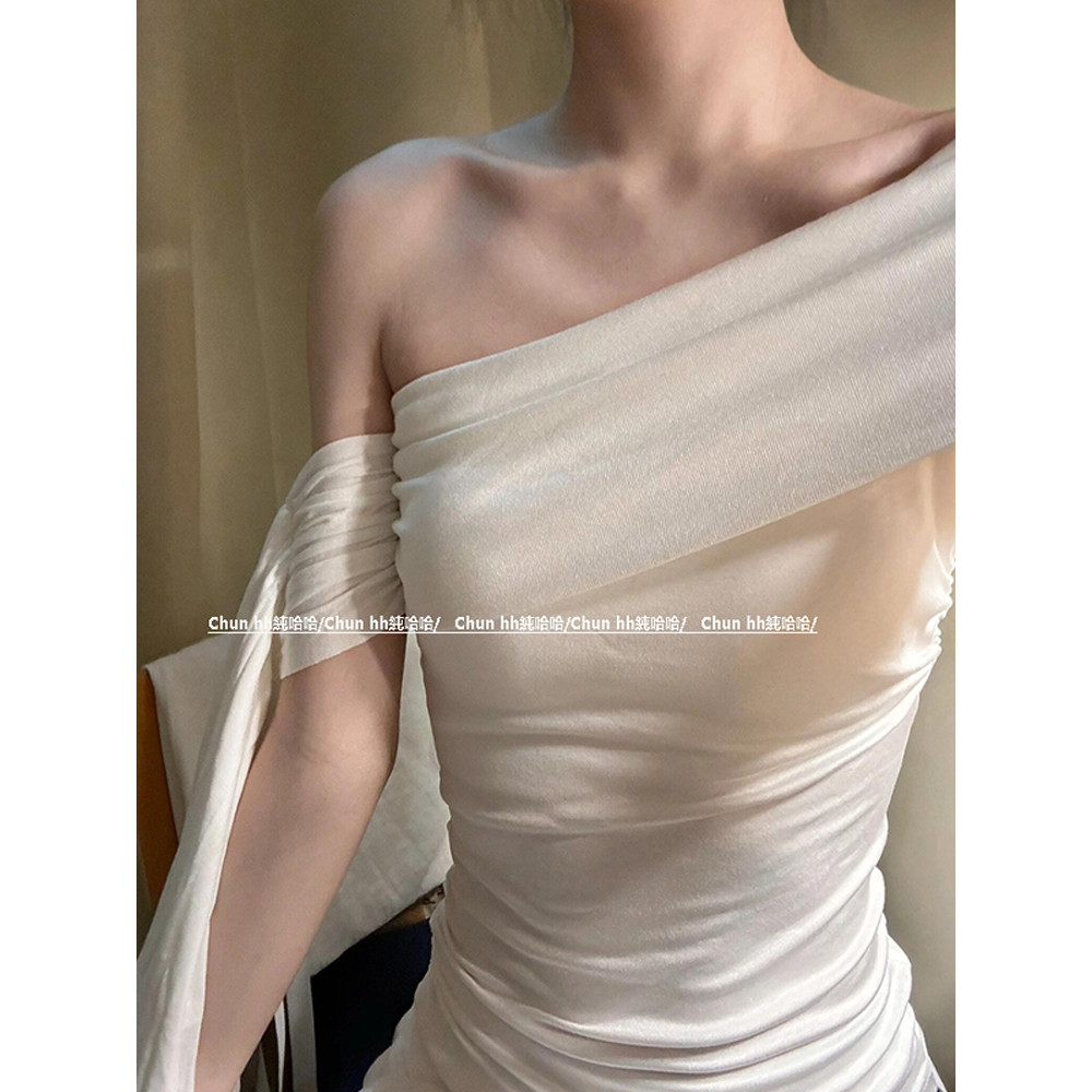 2026 Thiết kế phong cách mới Hot Girl Thoải mái Slim-fit Off-the-Shoulder Off-the-Shoulder T