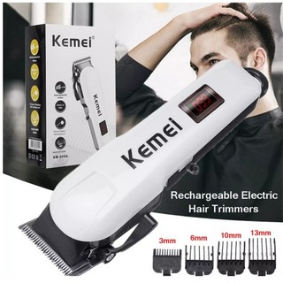  Tông đơ cắt tóc Kemei KM-809A: lưỡi thép carbon điều chỉnh được, động cơ mạnh mẽ, màn hình LCD báo pin, sạc nhanh qua đuôi, vừa cắm vừa dùng.
