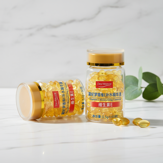 Serum Vitamin E của Devi Monroe với chiết xuất hoa hồng giúp dưỡng ẩm và chống lão hóa.