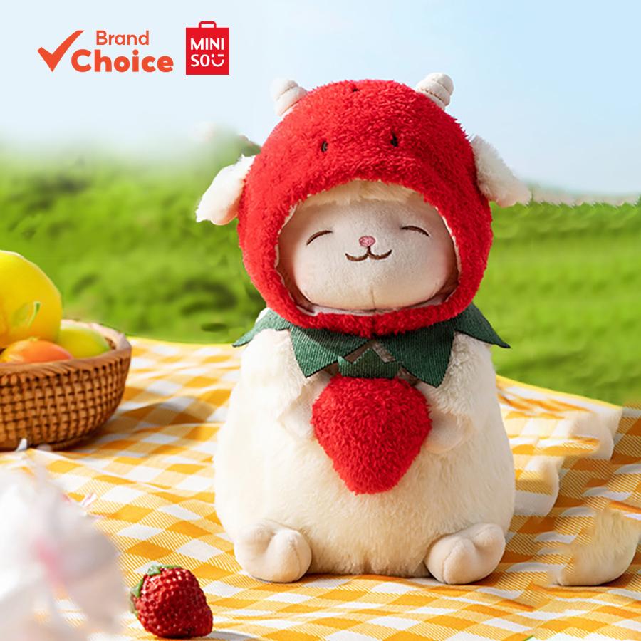 MINISO Gấu bông cừu đứng No Berry Worries của Yang Miemie với mũ trái cây berry, kích thước 15.5cm x