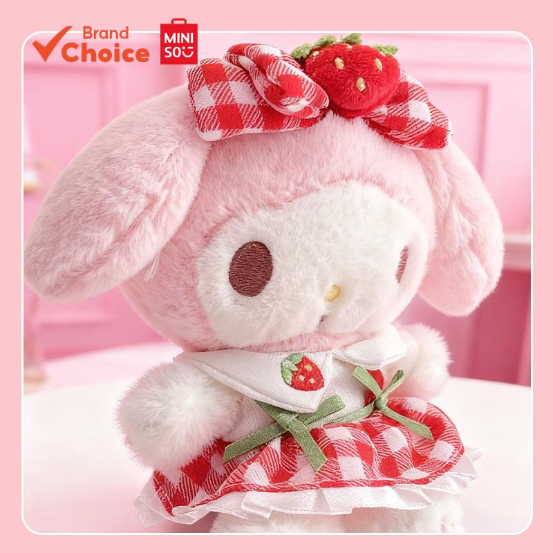 MINISO  Dòng sản phẩm Sanrio My Melody - móc khóa hình My Melody 4 inch ngồi cùng dâu tây, kích thướ