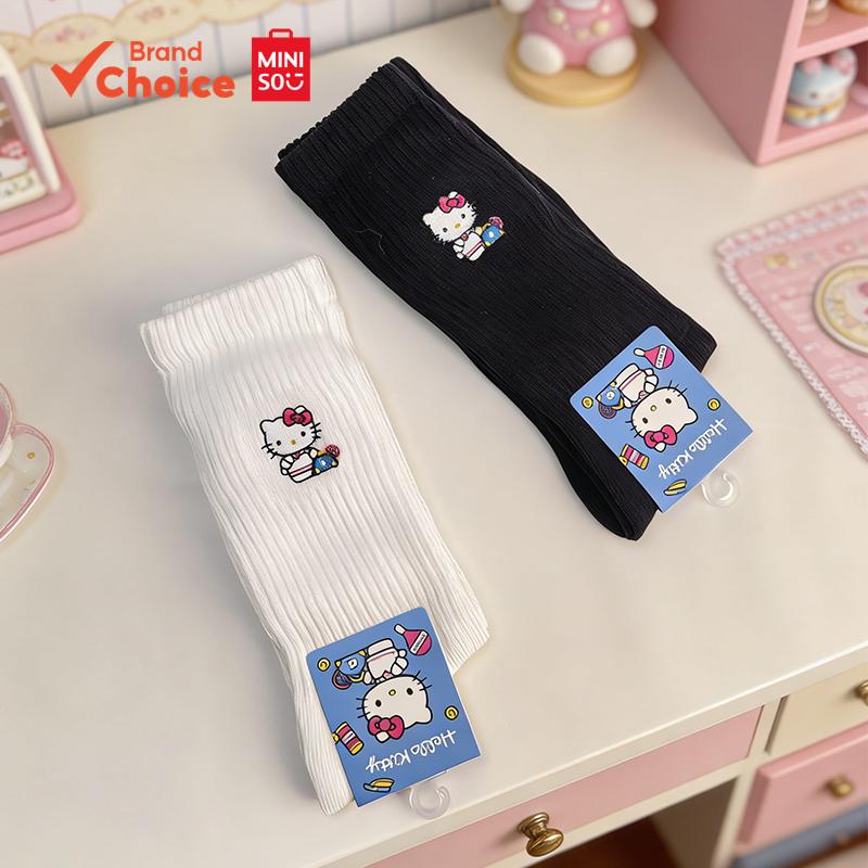 MINISO  Dòng sản phẩm Sanrio Family - Vớ tennis, phong cách & vớ lười (Hello Kitty, trắng & đen) 22,