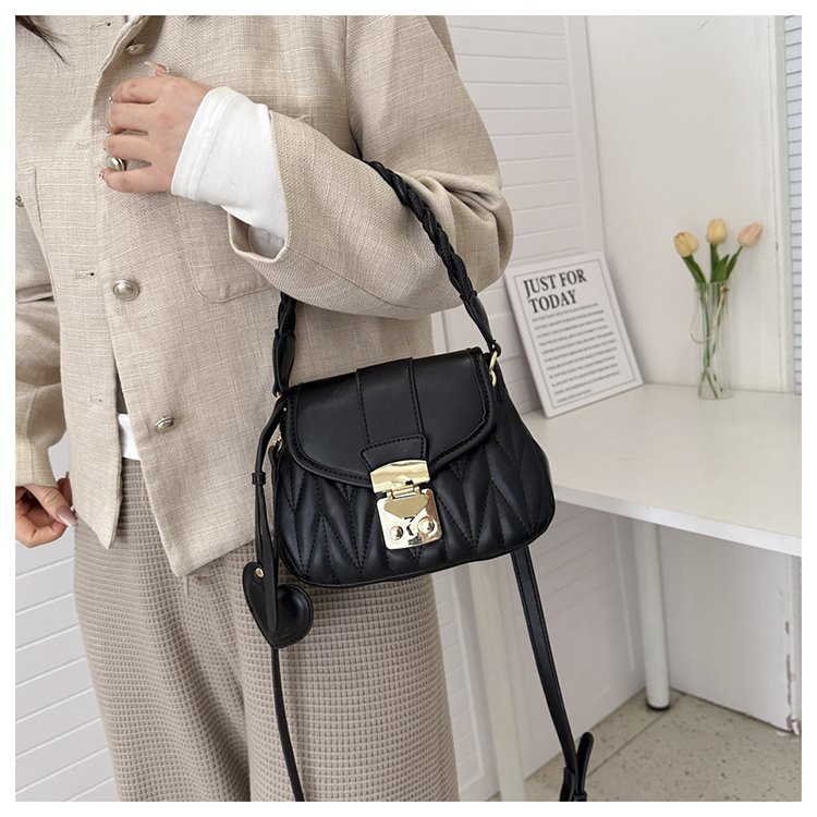 Túi Xách Dây Xích Dày Dặn Họa Tiết Hình Thoi Thời Trang Cho Nữ