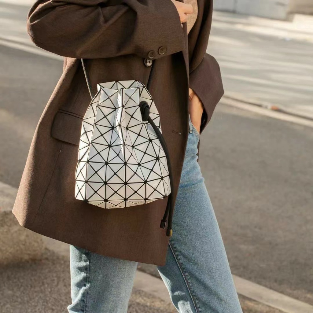 🎉PROMO🎉🍒💯 Issey Miyake Baobao Túi Đeo Chéo Baobao IsSEY Miyake Wring Hàng Mới 100% Túi Đeo Hông Thời Trang Dành Cho Nữ