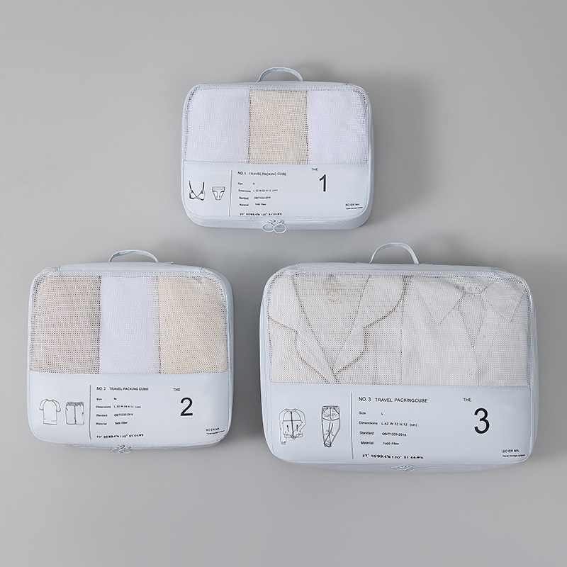 Sáu miếng vệ sinh và vệ sinh được đóng gói riêng biệt. Vỏ Bọc Vali Và Quần Áo Phân Loại Được Đóng Gói Và Phân Loại