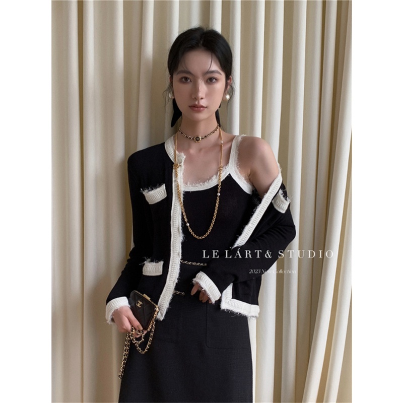 Áo Croptop Dệt Kim Không Tay Cổ Chữ U Dáng Ôm Thời Trang Mùa Hè 2023 Dành Cho Bạn Nữ