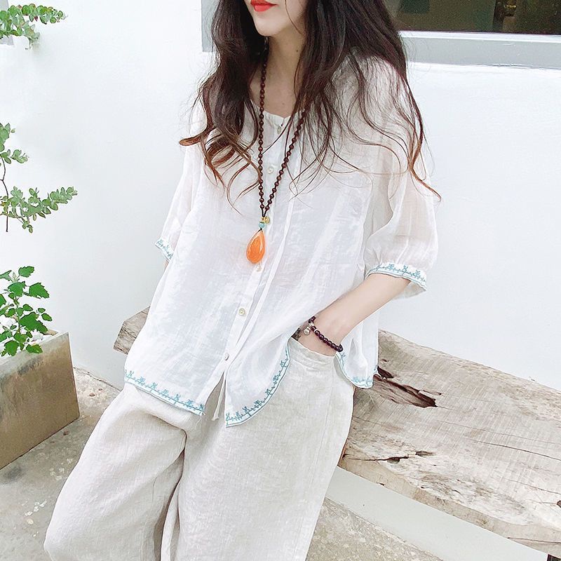 2023 Mới mùa hè rộng rãi văn nghệ tươi mát Hem thêu áo sơ mi nữ giảm tuổi hiển thị gầy bồng bồng nửa tay áo búp bê