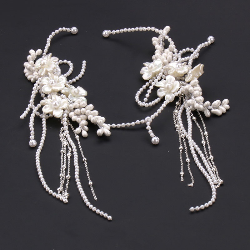 Set 2 cài trắng tua rua