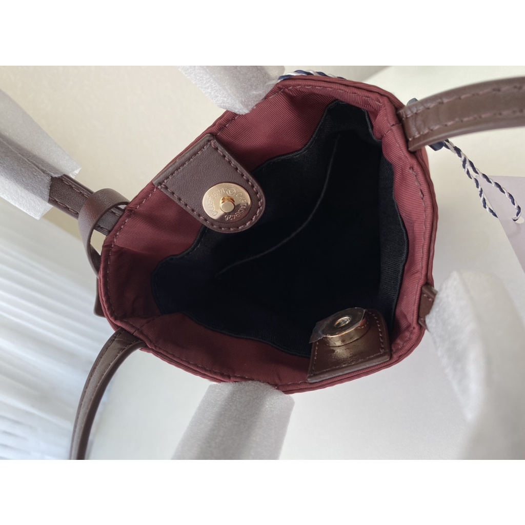 Túi Đeo Chéo Mini Bằng Nylon In Logo Chú Chó Con Dễ Thương Gồm 2 Màu Tùy Chọn