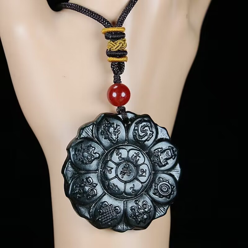 Mặt Dây Chuyền Hình Cá Màu Xanh Đen Bằng Ngọc Bích Tự Nhiên