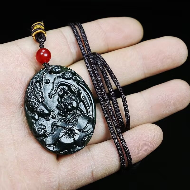 Mặt Dây Chuyền Hình Cá Màu Xanh Đen Bằng Ngọc Bích Tự Nhiên