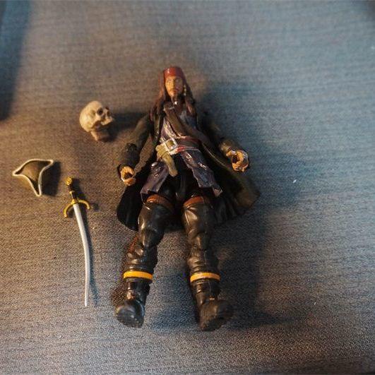 Mô Hình Nhân Vật Cướp Biển Caribbean 3.75 inch Chân Thật