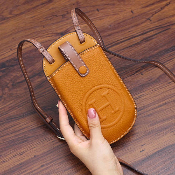 ♠Túi Da Bò Đeo Chéo Đựng Điện Thoại Thời Trang Mới Bán Chạy Năm 2023♨