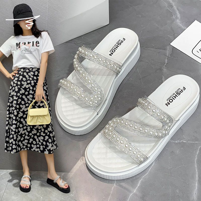 [Hàng Có Sẵn Giao Hàng Nhanh] Dép Sandal Đế Mềm Chống Trượt Đính Kim Cương Giả Thời Trang Mùa Hè Dễ Phối Đồ Dành Cho Bạn Nữ