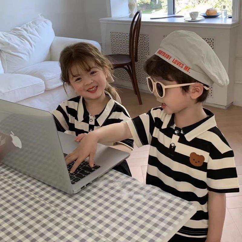 ✨Hàng Có Sẵn! Hộp Đựng Tai Nghe✨ Set Áo Thun POLO + Chân Váy Ngắn Kẻ Sọc Thêu Họa Tiết Thời Trang Mùa Hè Cho Bé Trai Và Gái
