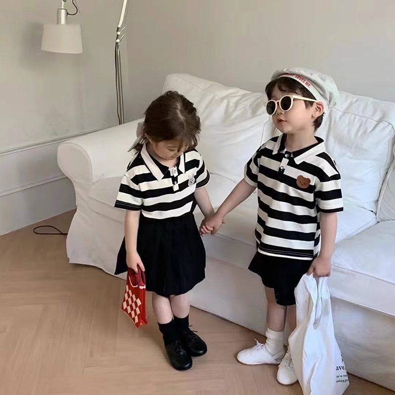 ✨Hàng Có Sẵn! Hộp Đựng Tai Nghe✨ Set Áo Thun POLO + Chân Váy Ngắn Kẻ Sọc Thêu Họa Tiết Thời Trang Mùa Hè Cho Bé Trai Và Gái