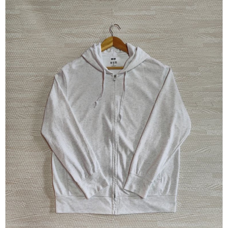 Áo khoác có mũ trùm đầu Uniqlo Airism UV Size Trắng M / L / XL Nam cũ