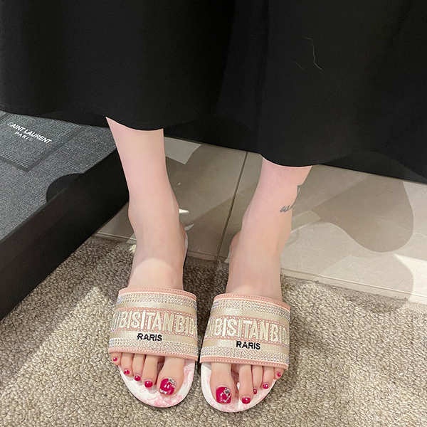 Dép đi biển thời trang mùa hè cho nữ