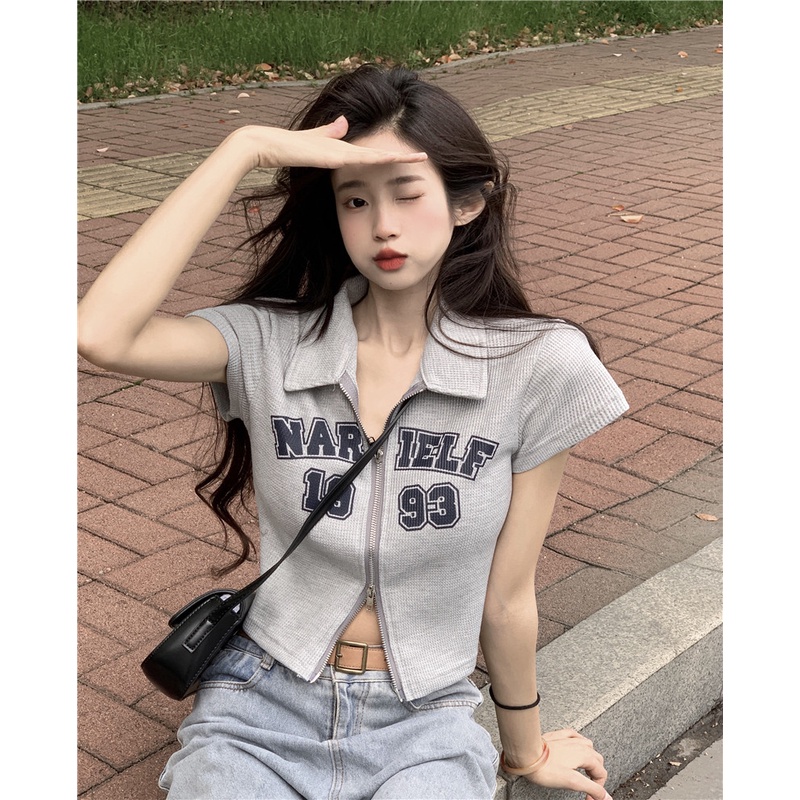 「 WELOVE1 」Áo Thun Crop Top Tay Ngắn Có Khóa Kéo In Chữ Phong Cách Retro Mới Dành Cho Nữ
