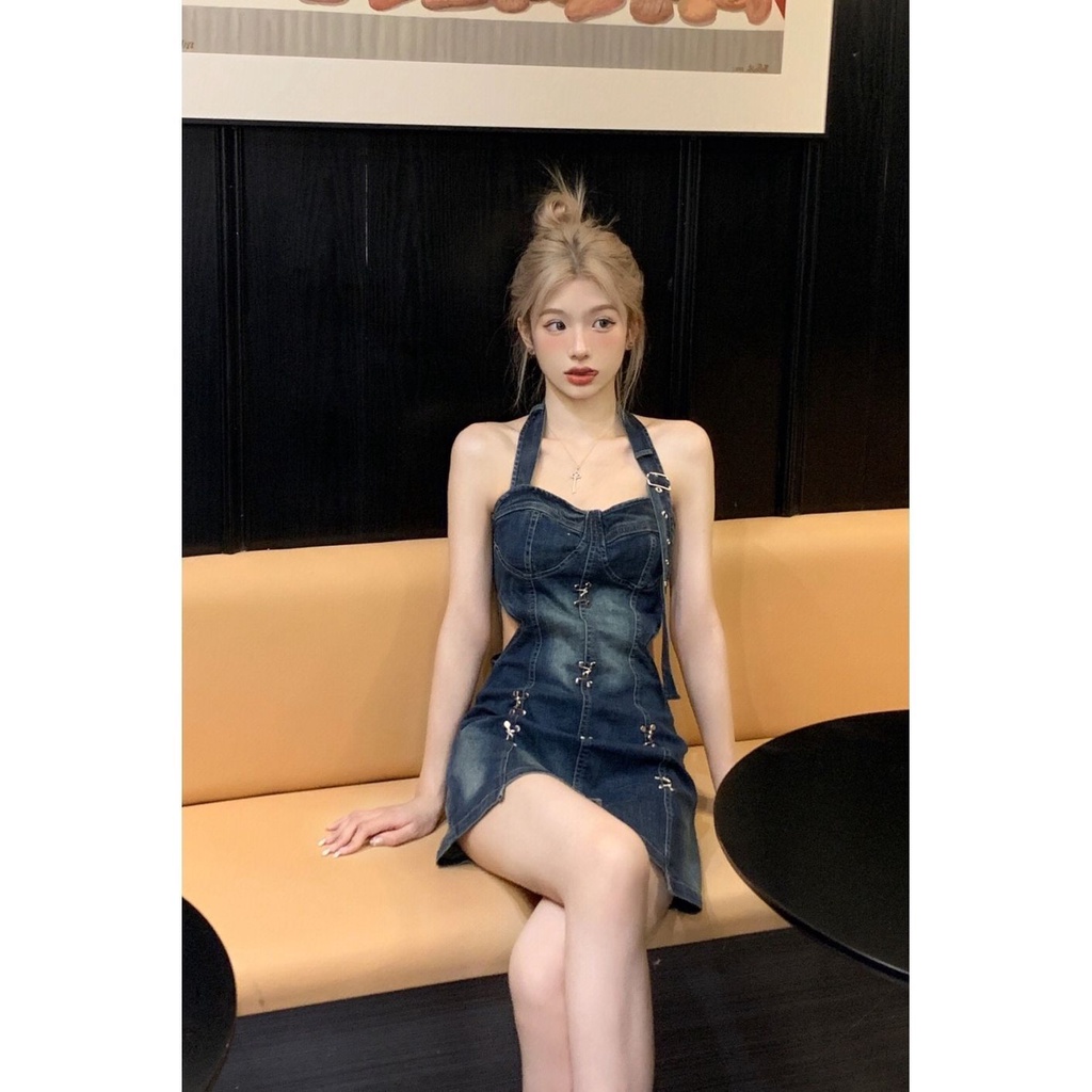 Jumpsuit Denim Sát Nách Cổ Yếm Ôm Dáng Phong Cách Retro Cho Nữ