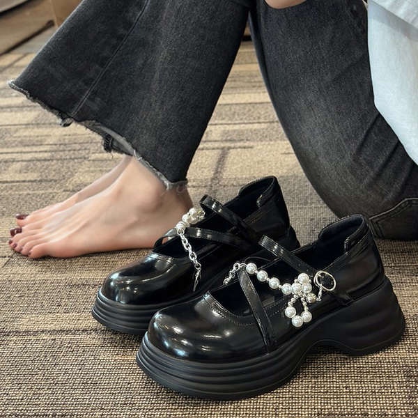 Thick-soled mary jane shoes 2023 phong cách mới chuỗi ngọc trai giày da nhỏ