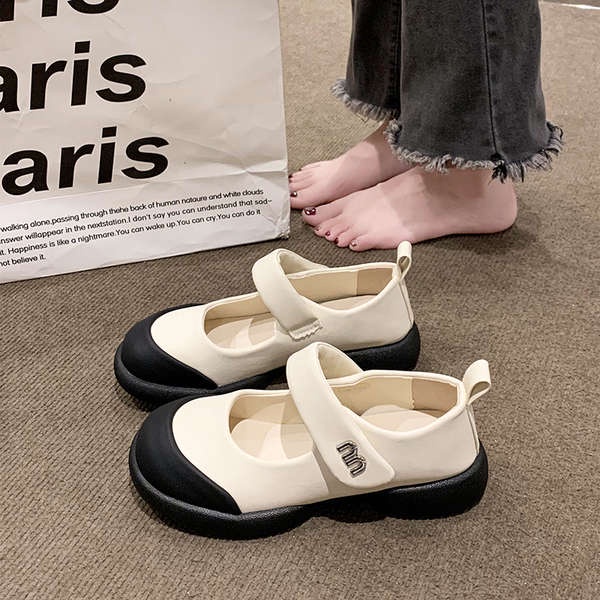 Giày Sandal Da Đế Dày Thời Trang Xinh Xắn Dành Cho Nữ