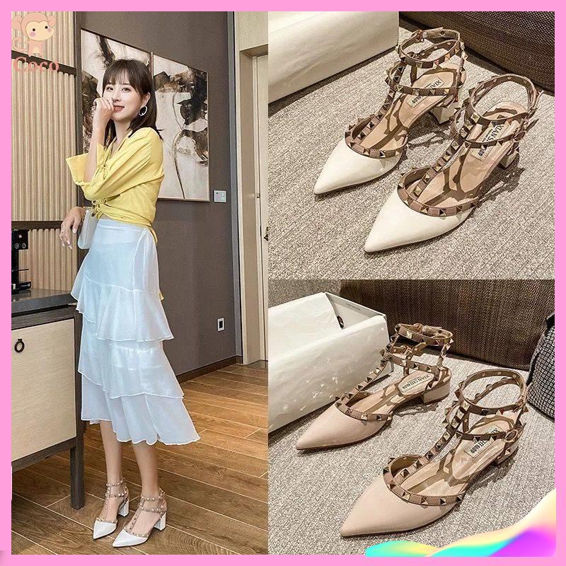 Giày Búp Bê Mũi Nhọn Đính Đinh Tán Phong Cách Mới