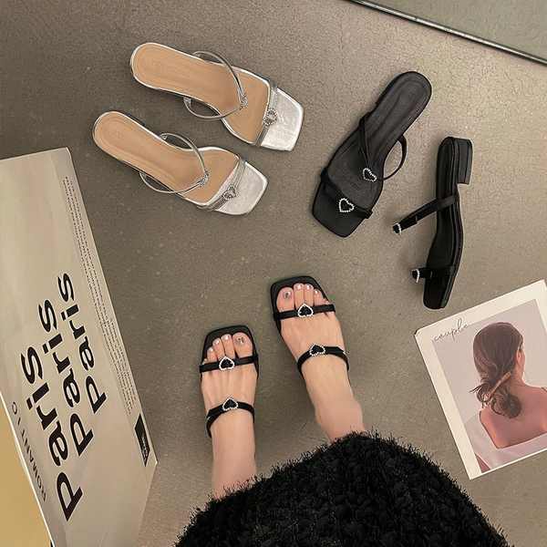 Giày Sandal Gót Thấp Màu Bạc Plus Size Cho Nữ