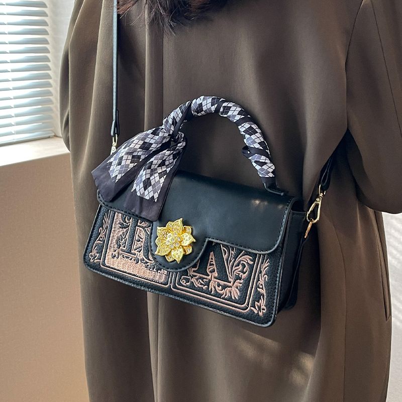 Túi Xách Đeo Vai Hình Vuông Nhỏ Thêu Họa Tiết Phong Cách Thời Trang Mới 2023 Cho Nữ