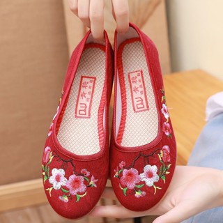  Cũ Bắc Kinh Giày Vải Phù Hợp Với Nữ Thêu Đế Mềm Chống Trơn Trượt Thoáng Khí Giày Công Sở Thời Trang Mẹ✨0320✨ 