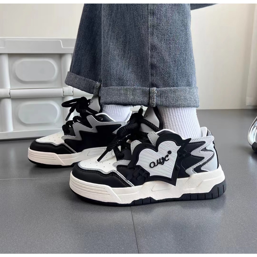 Giày Thể Thao Nữ In Hình Trái Tim Phong Cách Hàn Quốc