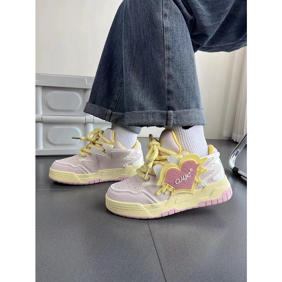 Giày Thể Thao Nữ In Hình Trái Tim Phong Cách Hàn Quốc