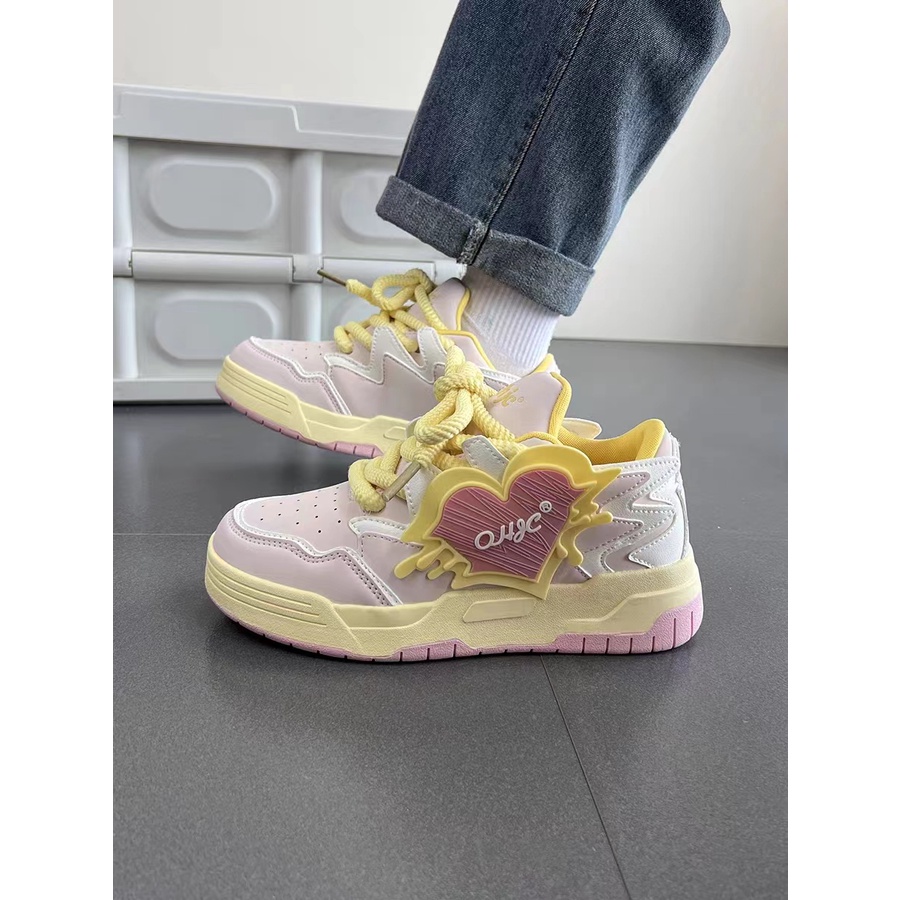 Giày Thể Thao Nữ In Hình Trái Tim Phong Cách Hàn Quốc