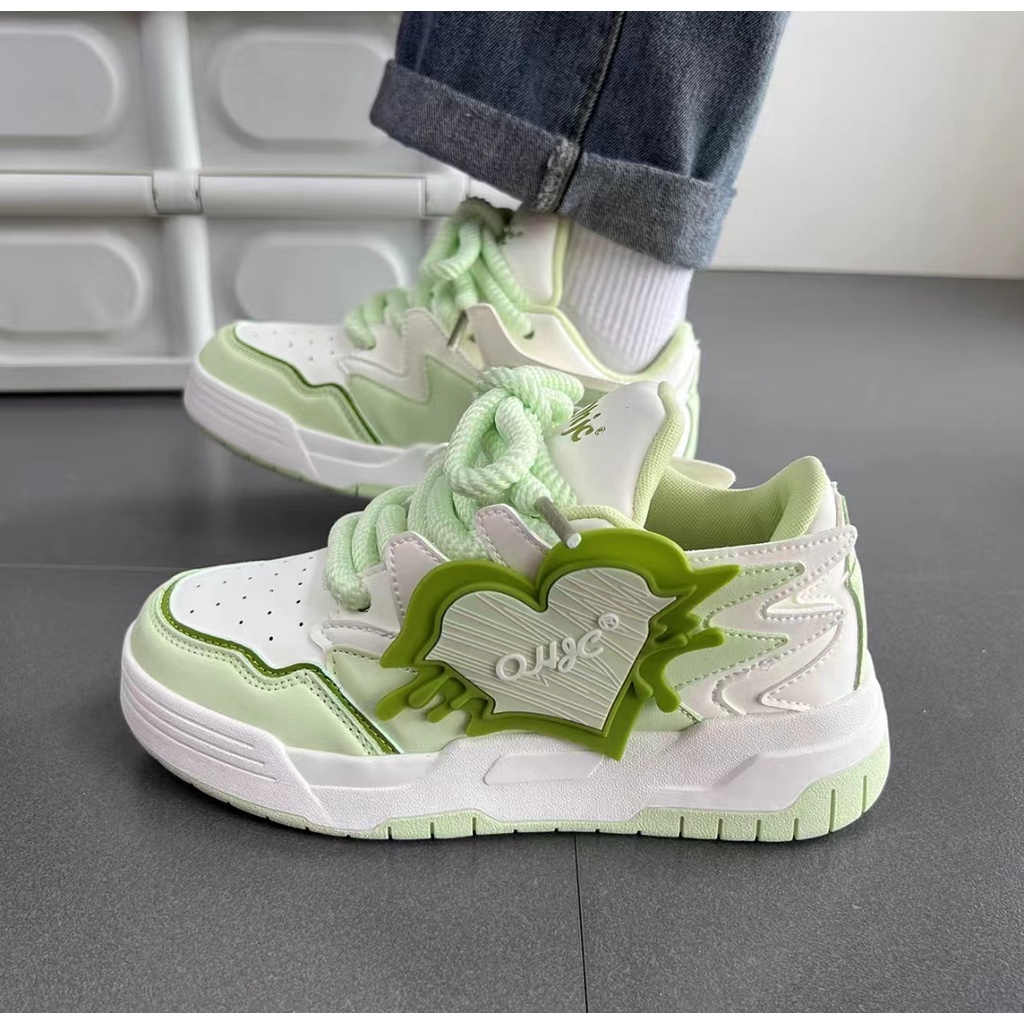 Giày Thể Thao Nữ In Hình Trái Tim Phong Cách Hàn Quốc